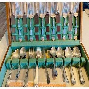Wm. Rogers Silverplate Flatware Set with Wood Chest International Silver Co.